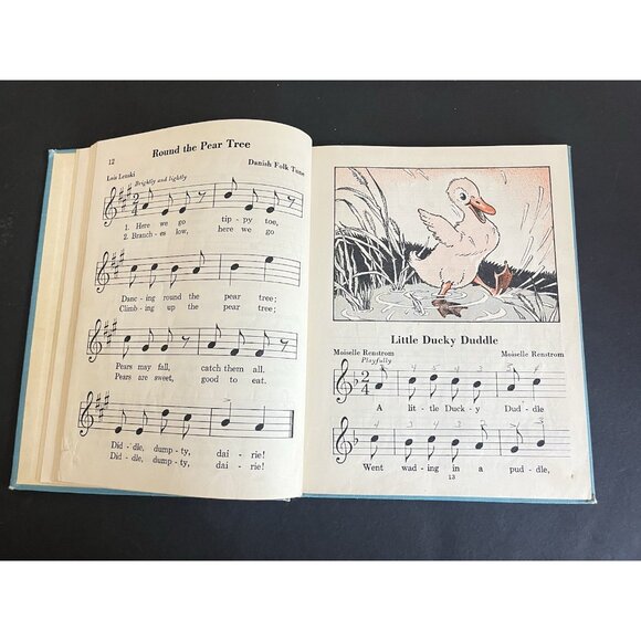 2 Song Book Child Listen And Sing 1943 The American Singer 1946 W Music Notes HB - Picture 11 of 12